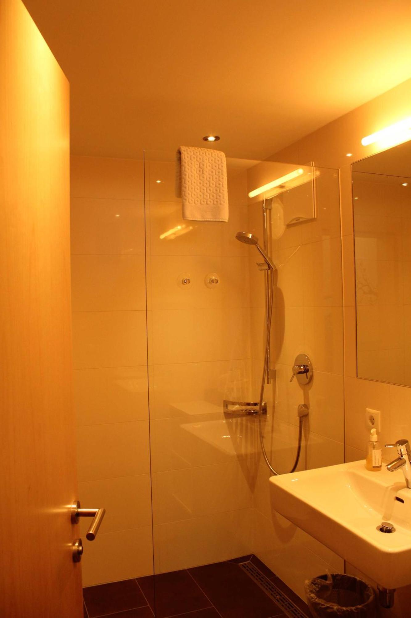 Valbella Bed & Breakfast Partenen Quarto foto